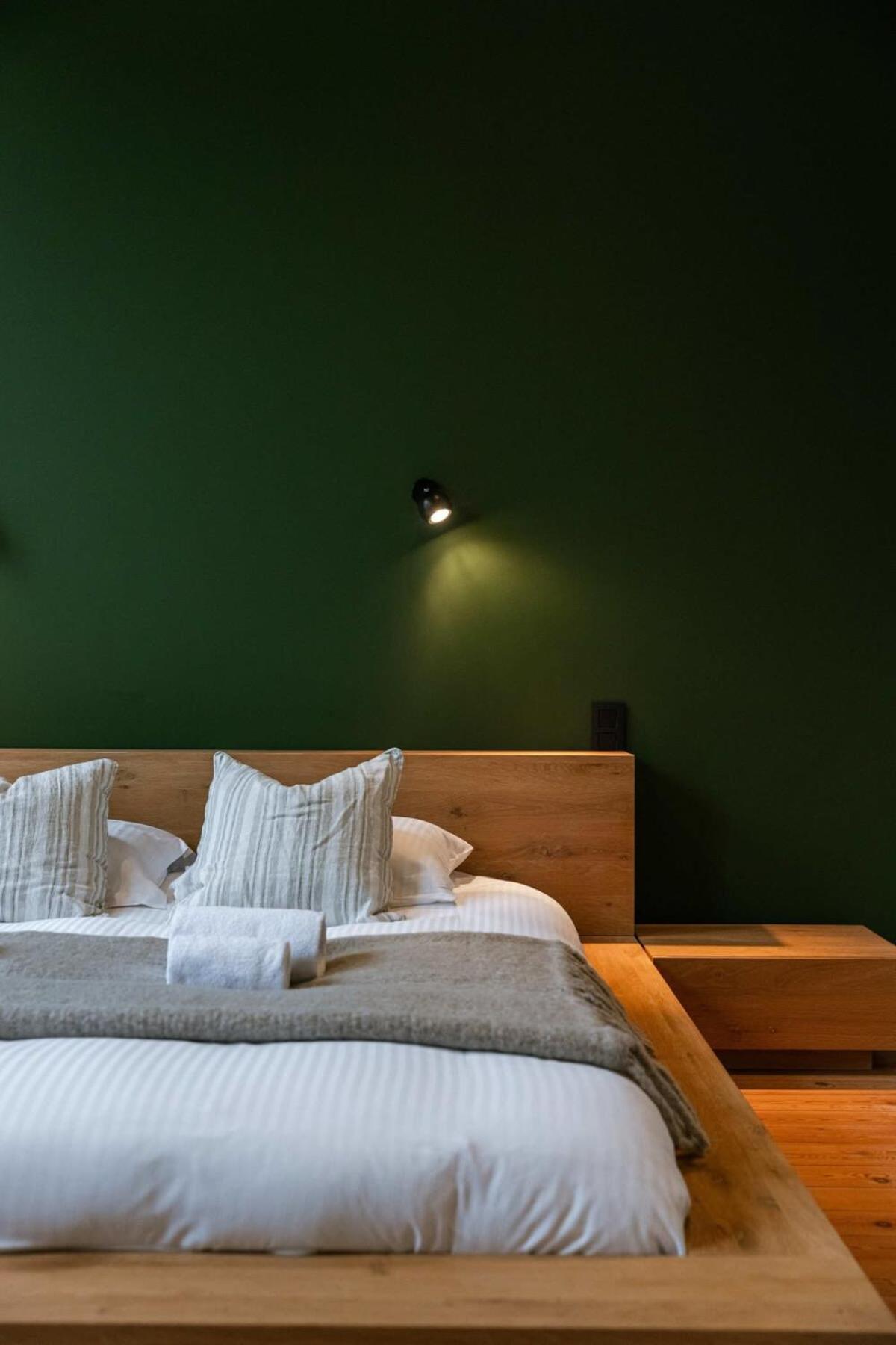 Huswell - Charming Urban Retreat, 15 Minutes From Station Vakantiehuis Antwerpen
