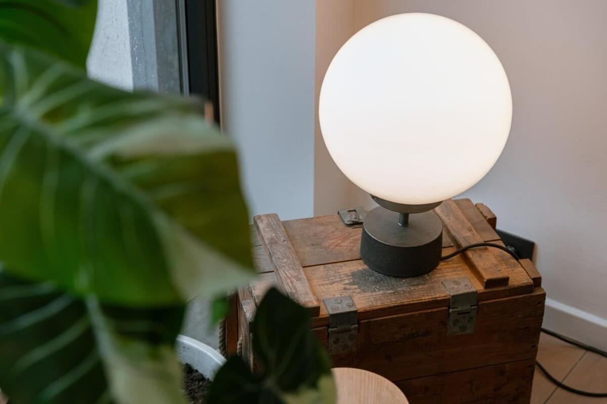 Huswell - Charming Urban Retreat, 15 Minutes From Station