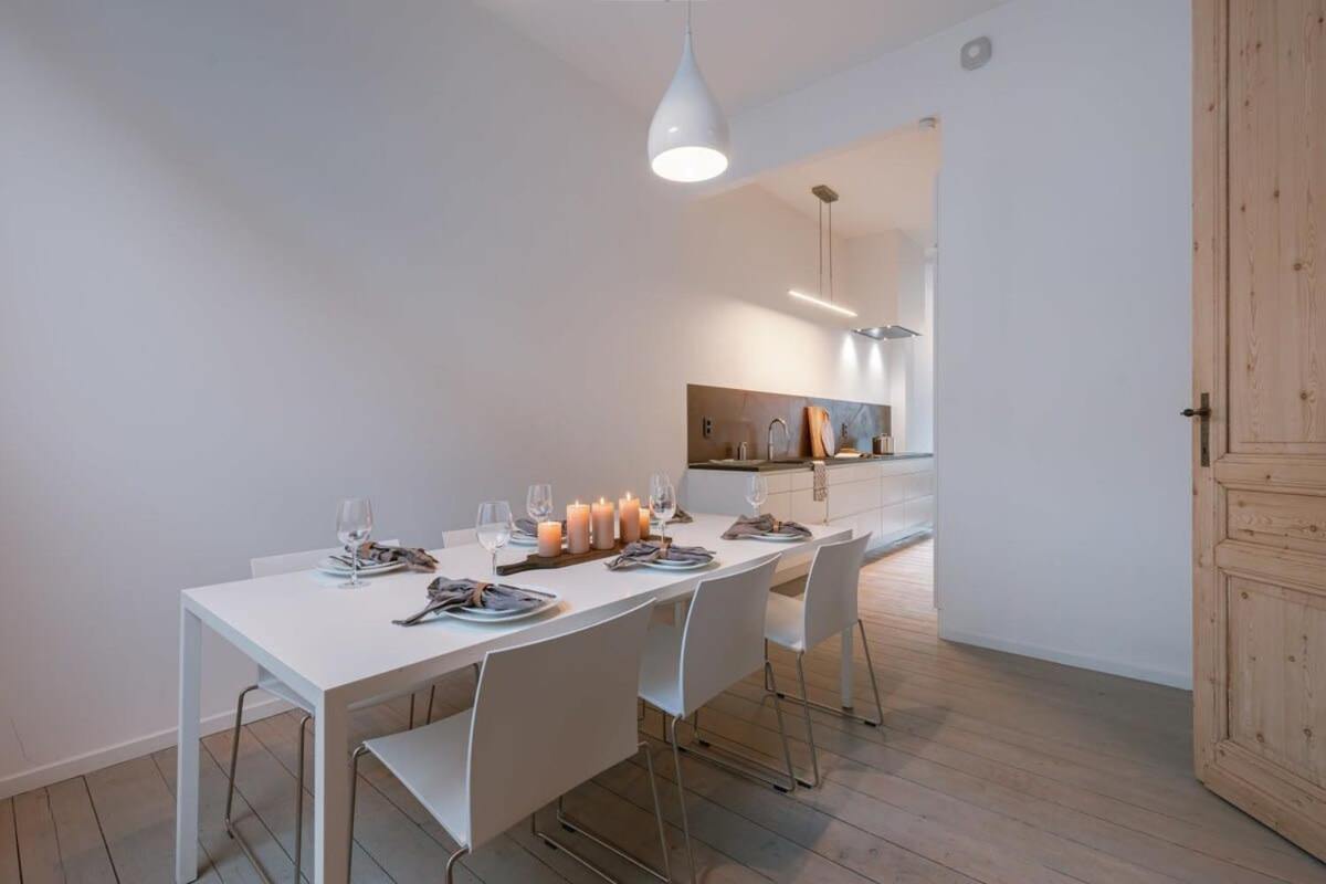 Huswell - Charming Urban Retreat, 15 Minutes From Station *
