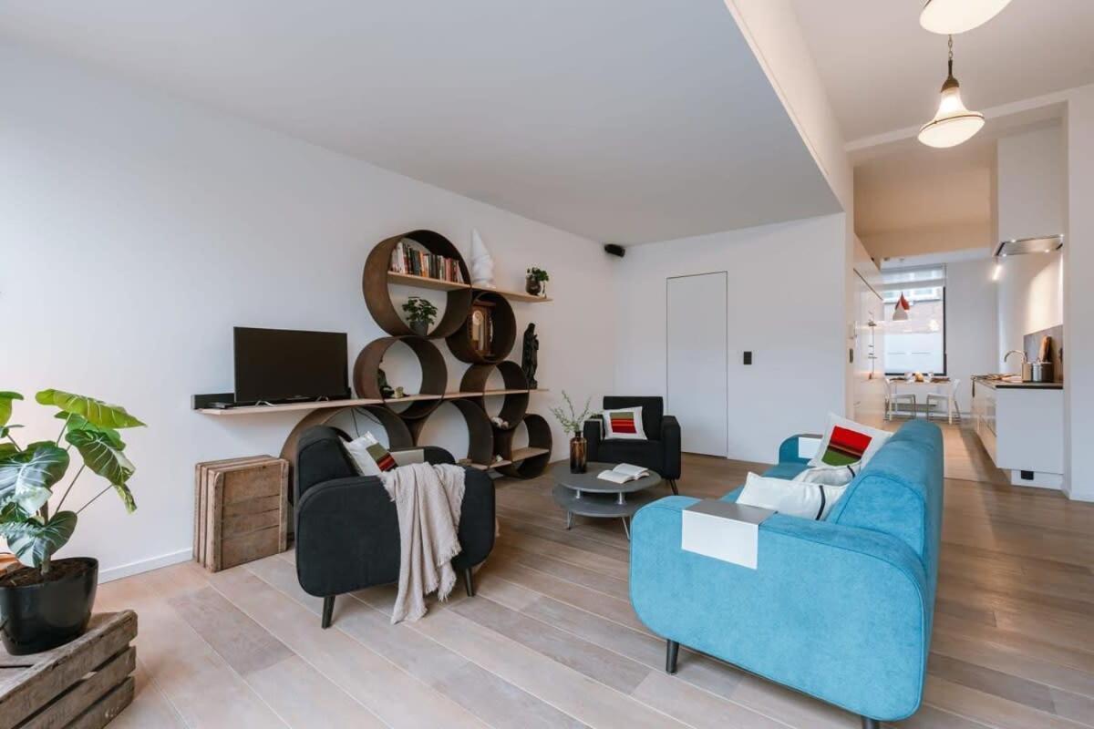 Huswell - Charming Urban Retreat, 15 Minutes From Station